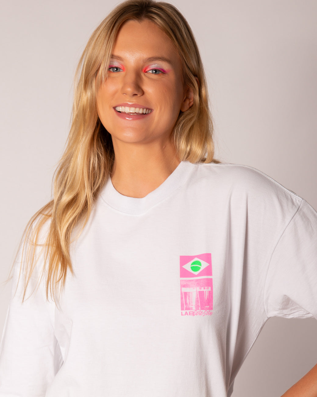 feminina_hover