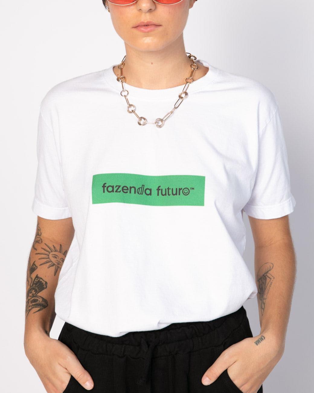 feminina_hover