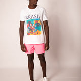 Camiseta branca LAB77 com ilustração colorida de festa de rua e a frase Isso aqui é o Brasil – foto 3