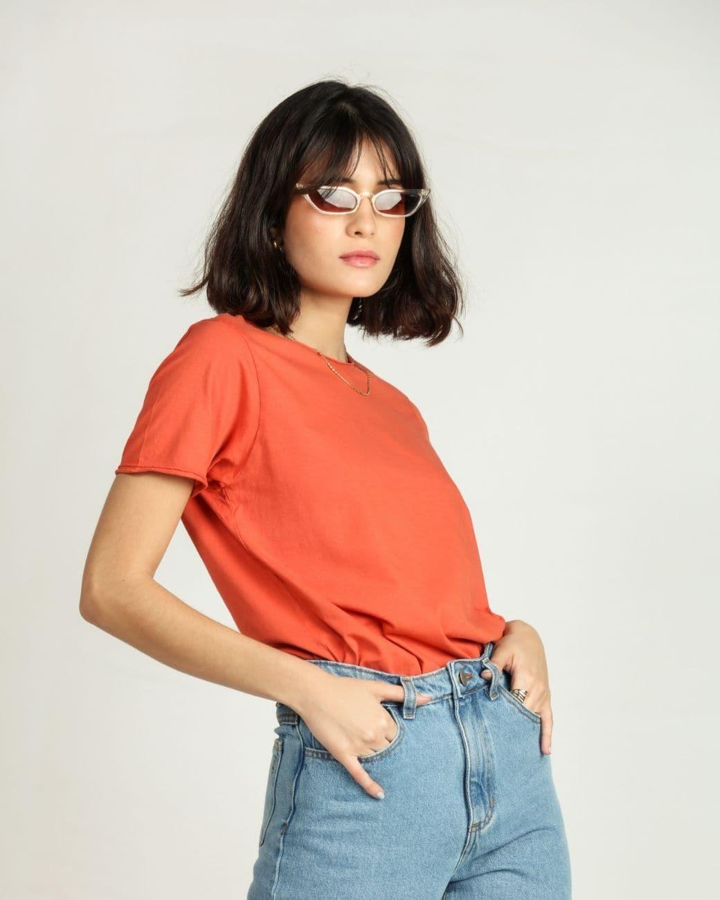 feminina_hover